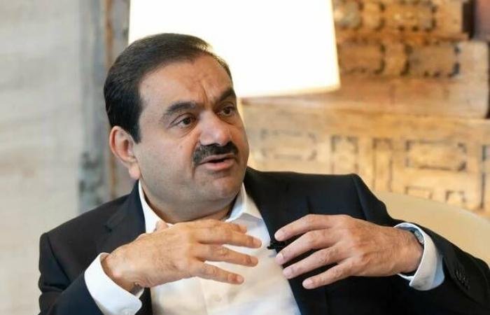 الملياردير "أداني" يفاوض "ميتا" و"جوجل" لتعزيز إمبراطورية مراكز البيانات