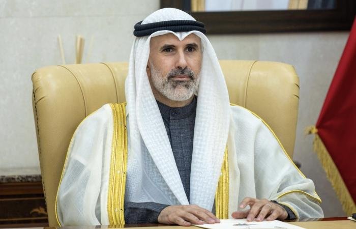 أخبار الكويت | الجابر يبحث هاتفياً مع نظيره المصري التصعيد العسكري في المنطقة نتيجة العدوان الإيراني الآثم | عيون الجزيرة الكويت