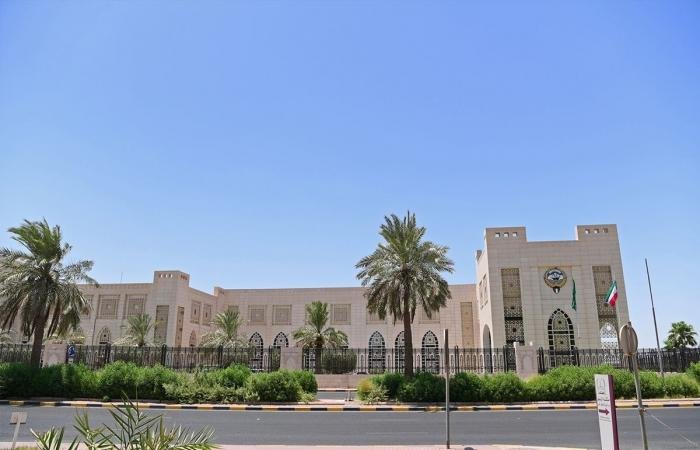 أخبار الكويت | الكويت تعزي الإمارات في استشهاد أحد متعاقدي قواتها المسلحة أثناء مهمة روتينية في البحرين إثر اعتداء إيراني غاشم | عيون الجزيرة الكويت