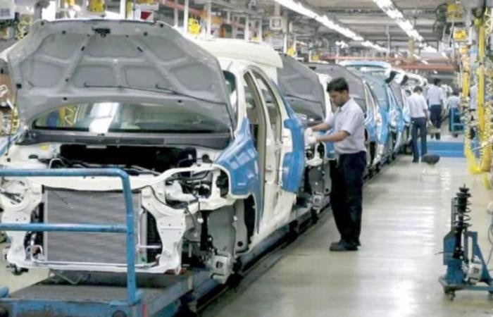 الهند تطلب من صنّاع السيارات ترشيد الإنتاج