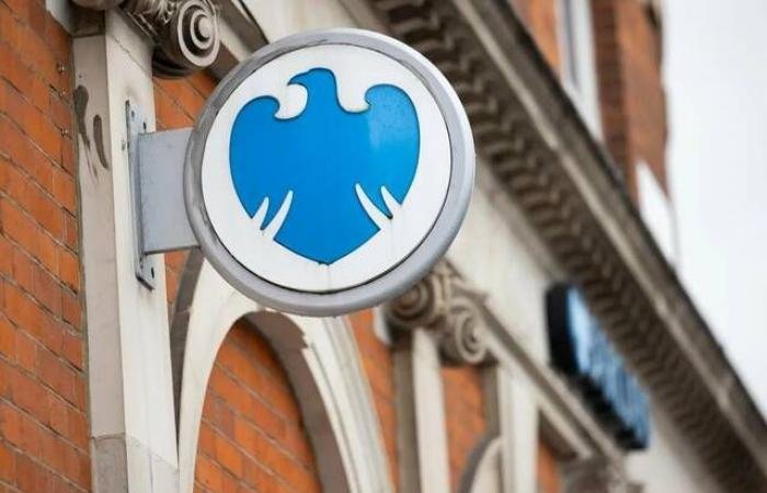 "باركليز" يقلص إقراض شركات التمويل بعد خسائر "تريكولور"