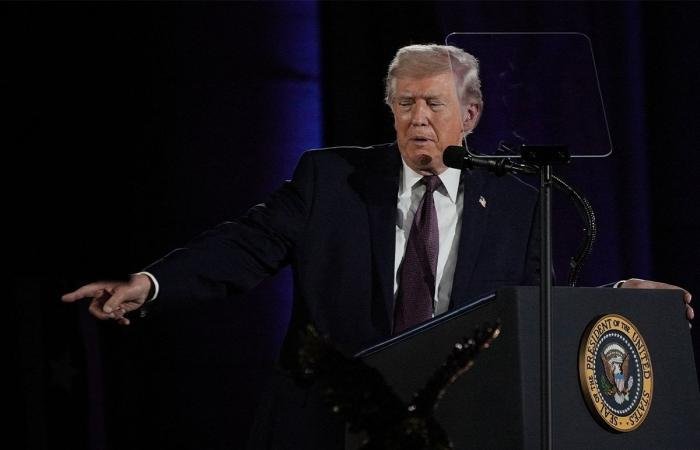 ترامب للإيرانيين: خذوا أمر المفاوضات على محمل الجد.. وسنواصل القصف إن لم نتوصل لاتفاق | عيون الجزيرة