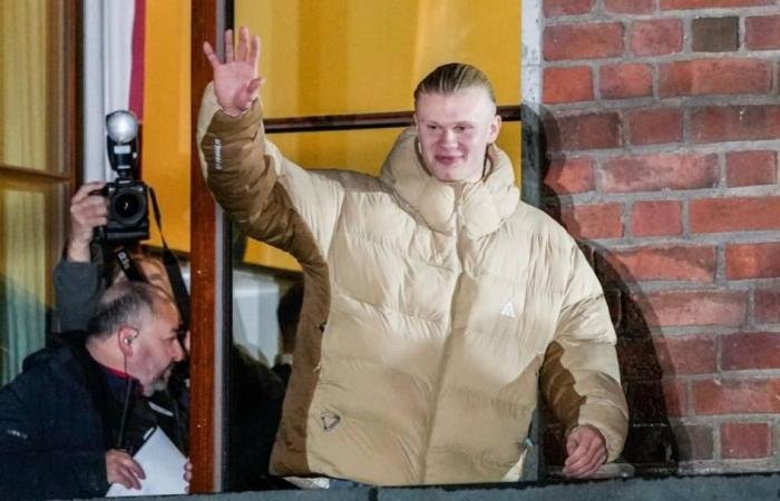 الرياضة الان | هالاند يتبرع بكتاب نادر يعود إلى القرن السادس عشر | عيون الجزيرة الرياضي