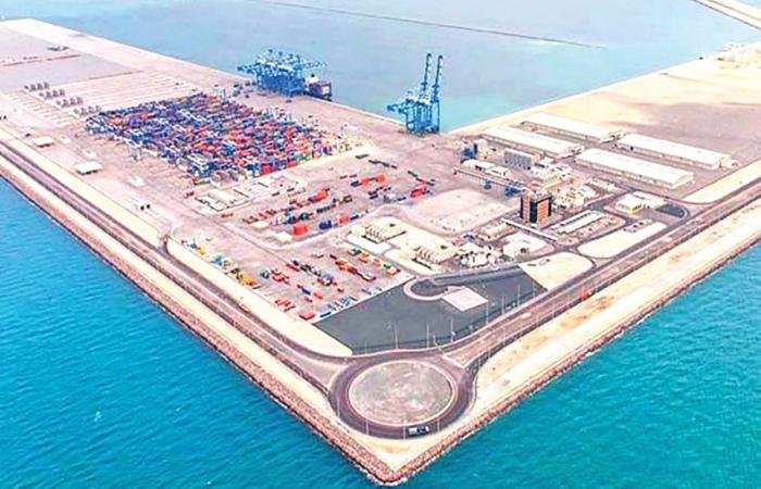 أخبار الكويت | بعد المطار والتأمينات.. إيران تستهدف موانئ الكويت | عيون الجزيرة الكويت