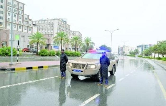 أخبار سلطنة عمان | غدًا.. انحسار تدريجي لمنخفض "المسرّات" بعد أمطار غزيرة وأودية جارفة في عدد من المحافظات | عيون الجزيرة الاخبارية عمان