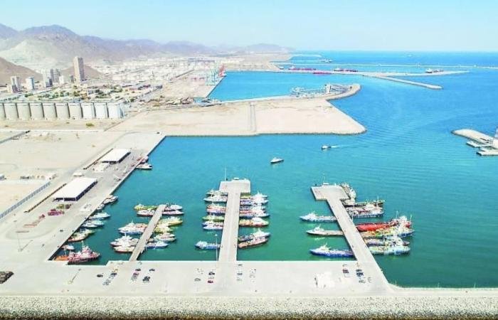 الإمارات تعزز صادرات النفط عبر الفجيرة رغم التوترات