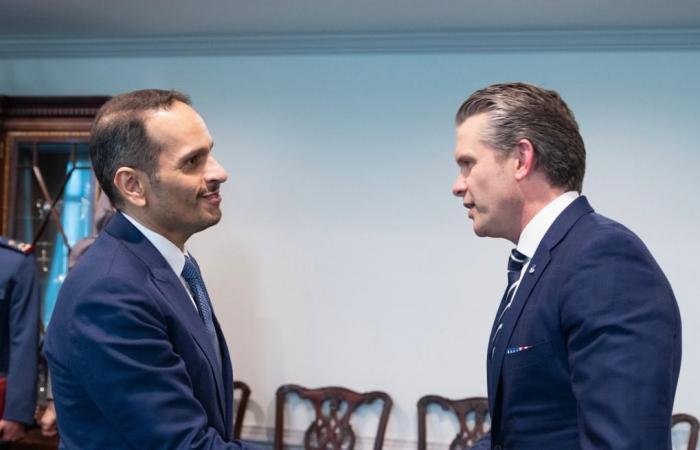 أخبار قطر | رئيس مجلس الوزراء وزير الخارجية يجتمع مع وزير الحرب الأمريكي | عيون الجزيرة قطر