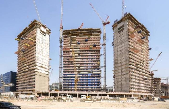 «عزيزي» تعيّن «دوكا» لتنفيذ القوالب الخرسانية في «ريف ريفييرا»