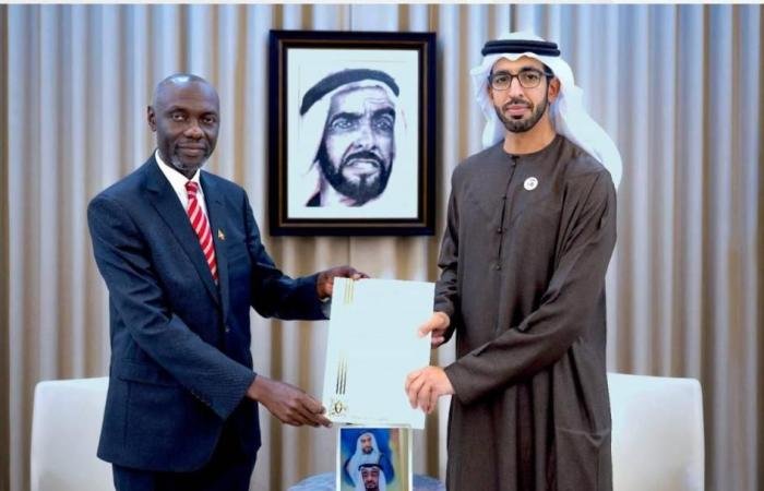 الامارات الان | محمد بن زايد يتلقى رسالة خطية من رئيس أوغندا تسلمها شخبوط بن نهيان | عيون الجزيرة الامارات