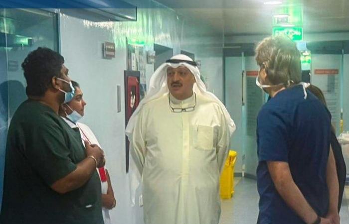 أخبار الكويت | العوضي يطمئن على مصاب من منتسبي الجهات الأمنية | عيون الجزيرة الكويت