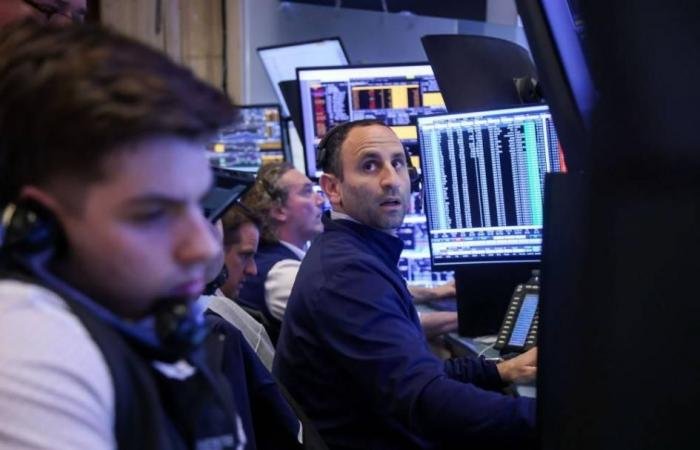 أطول موجة خسائر أسبوعية لـ «وول ستريت» منذ 4 سنوات