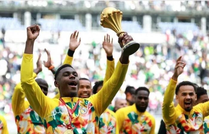 الرياضة الان | السنغال تقدّم كأس أمم إفريقيا في ملعب ستاد دو فرانس رغم تجريدها من اللقب | عيون الجزيرة الرياضي