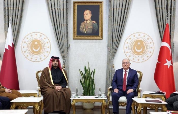 أخبار قطر |  الشيخ جوعان بن حمد يقدم التعازي لوزير الدفاع التركي | عيون الجزيرة قطر