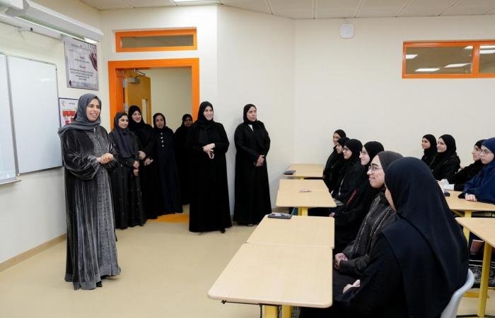 أخبار قطر | وزيرة التربية والتعليم تتفقد عدداً من المدارس مع انتظام الدراسة الحضورية | عيون الجزيرة قطر