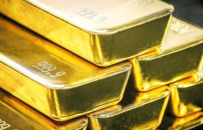 الذهب يصعد مع تراجع الدولار