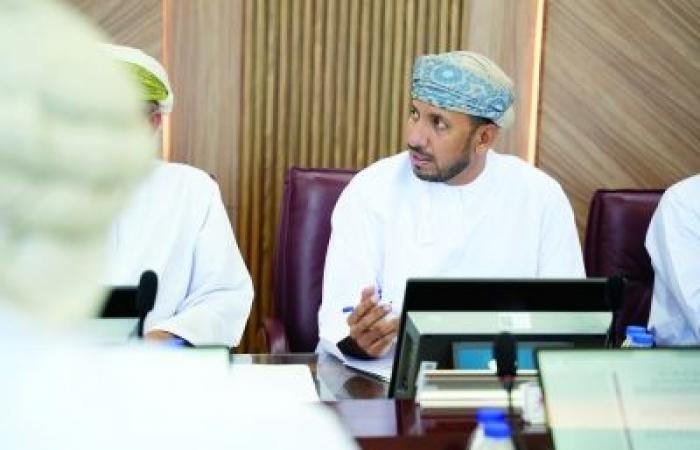 أخبار سلطنة عمان | "بلدي جنوب الشرقية" يناقش خطط التنمية ومشروعات القطاع الزراعي والسمكي والمياه بالمحافظة | عيون الجزيرة الاخبارية عمان