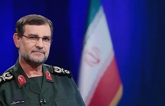 إيران تؤكد مقتل قائد بحرية الحرس الثوري علي رضا تنكسيري | عيون الجزيرة