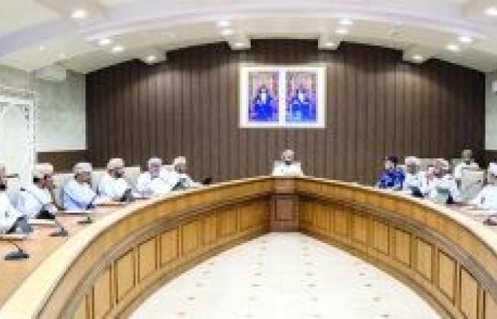 أخبار سلطنة عمان | مناقشة الاحتياجات الخدمية لدعم بيئة الأعمال بالظاهرة | عيون الجزيرة الاخبارية عمان