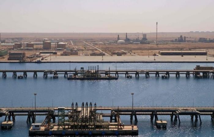 ليبيا تستأنف إنتاج النفط في حقلي الفيل والشرارة