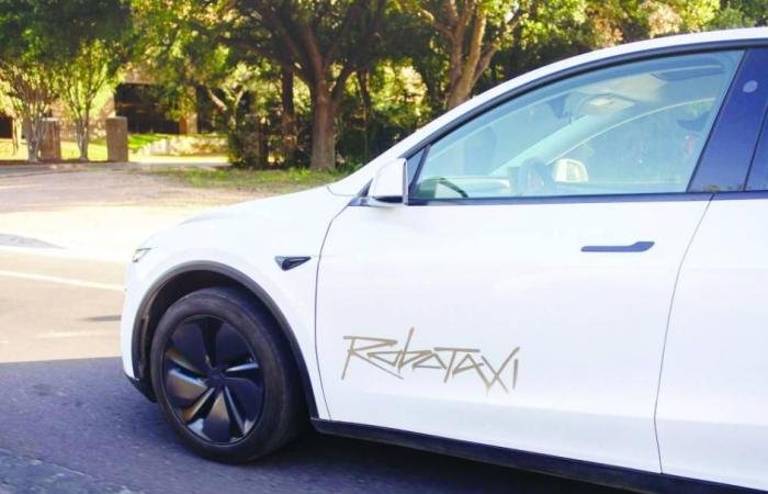 تعرف إلى التزامات ركاب سيارات التوصيل في الإمارات