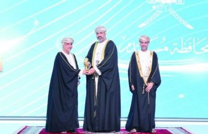 أخبار سلطنة عمان | محافظة مسندم تتوّج بجائزة الإجادة المؤسسية في دعم الابتكار لعام 2025 | عيون الجزيرة الاخبارية عمان