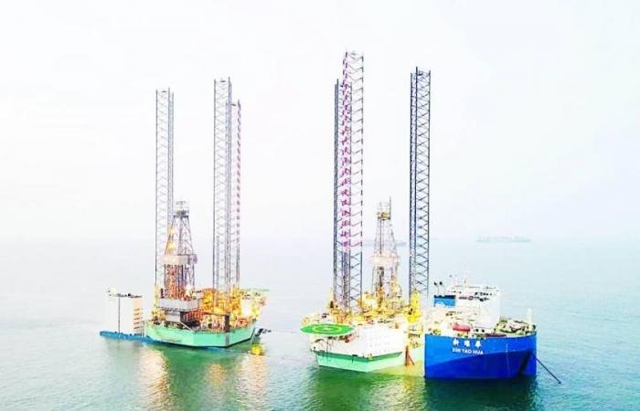 مساهمو «أدنوك للحفر» يوزعون مليار دولار عن 2025