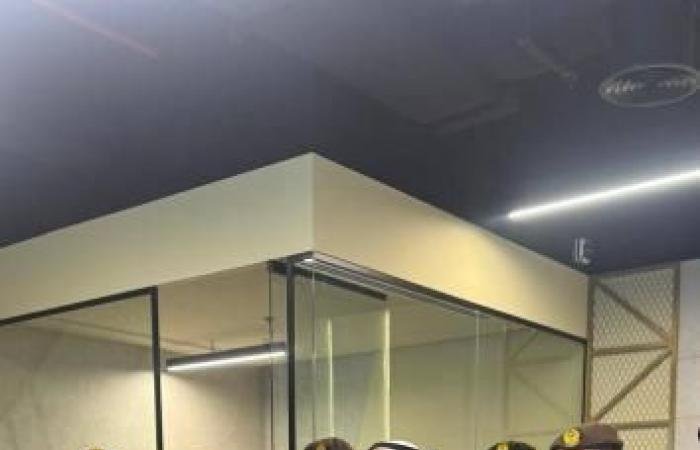 الامارات الان | محمد المري: القادمون عبر مطار دبي أكثر من المغادرين | عيون الجزيرة الامارات