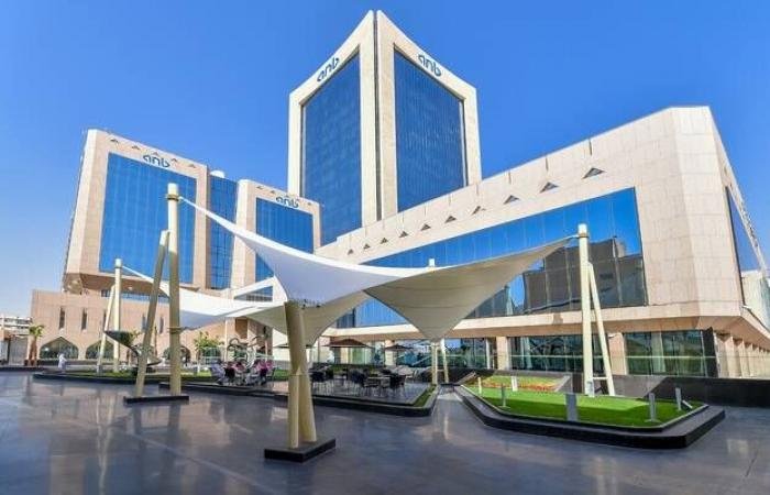 عمومية البنك "العربي" توافق على تعديل برنامج الأسهم المخصصة للموظفين