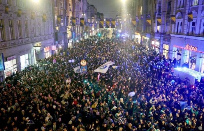 الرياضة الان | البوسنة تشتعل بالاحتفالات بعد التأهل الدرامي لكأس العالم | عيون الجزيرة الرياضي