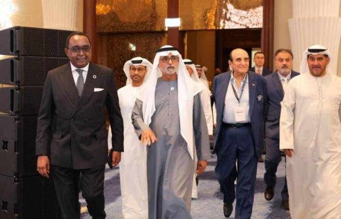 نهيان بن مبارك يفتتح قمة «سامينا للاتصالات» في دبي