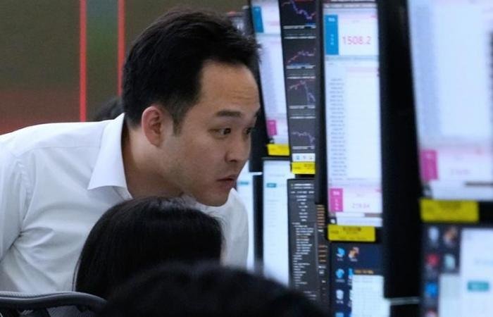 بنوك عالمية تلجأ إلى الأسهم الصينية.. ملاذ آمن نسبياً