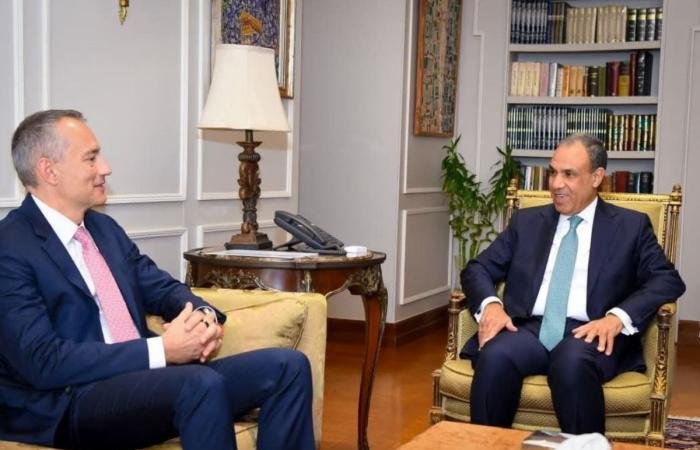 أخبار قطر | وزير الخارجية المصري والممثل الأعلى لغزة يبحثان تنفيذ المرحلة الثانية لخطة الرئيس الأمريكي | عيون الجزيرة قطر