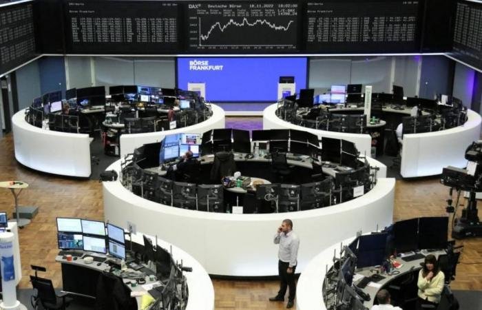 أسهم أوروبا تهبط 1% مع تلاشي الآمال في نهاية سريعة للحرب