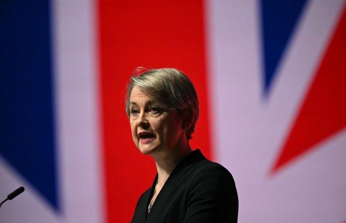 بريطانيا: تهوّر إيران في إغلاق مضيق هرمز يضرب أمننا الاقتصادي العالمي | عيون الجزيرة