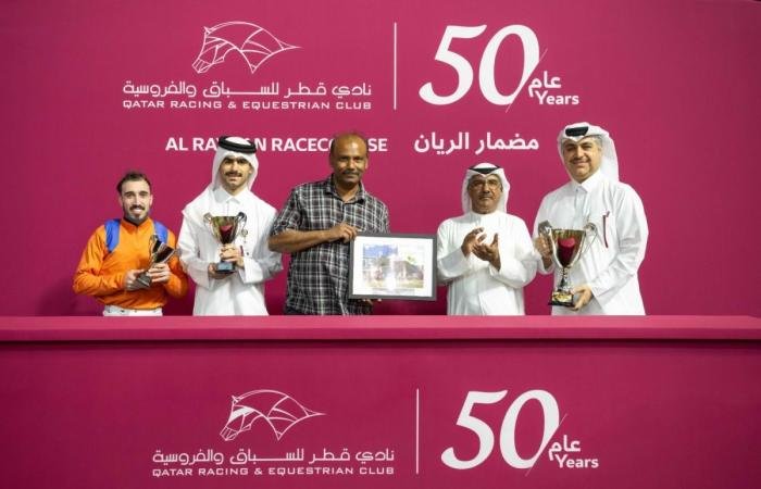 الرياضة في قطر | الجواد "دباوي سبكتر" يفوز بكأس الجساسية للخيل المهجنة الأصيلة | عيون الجزيرة الاخبارية