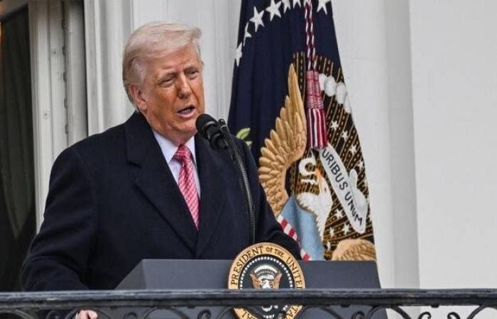 ترامب يحذر من تصعيد عسكري ضد إيران واستهداف البنية التحتية