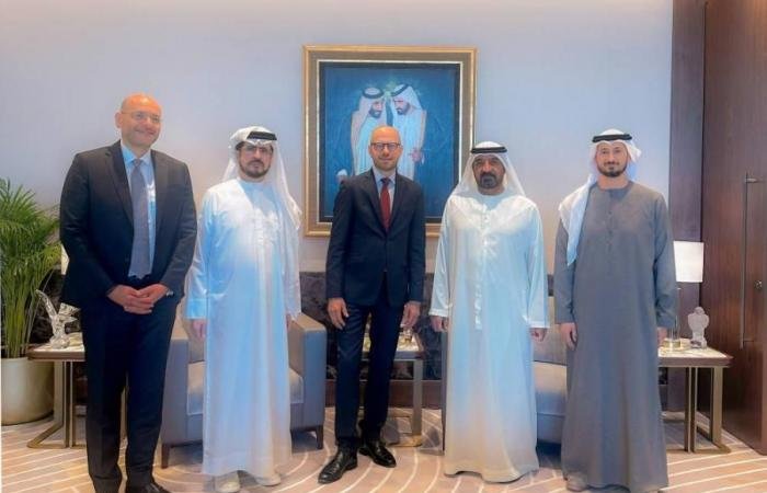 الامارات الان | أحمد بن سعيد ورئيس «سيمنس للطاقة» يبحثان التعاون | عيون الجزيرة الامارات