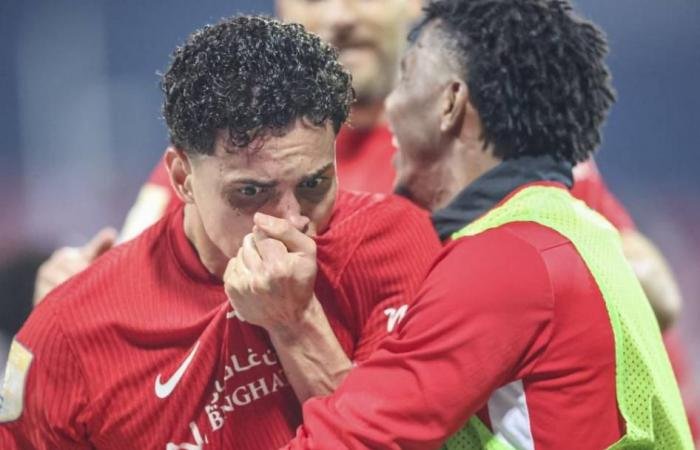 الرياضة الان | شباب الأهلي يرد التحية للجزيرة شباب الأهلي ويتصدر الدوري | عيون الجزيرة الرياضي