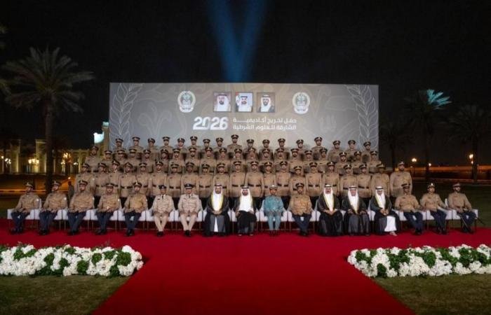 الامارات الان | عبدالله بن سالم يشهد تخريج ضباط أكاديمية الشارقة الشرطية | عيون الجزيرة الامارات