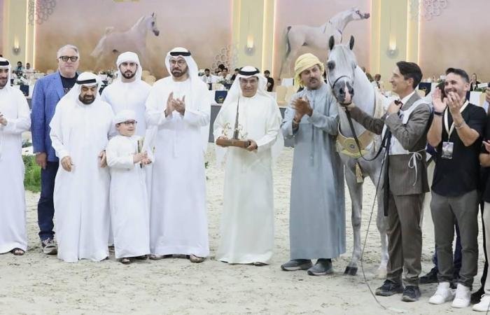 الرياضة الان | محمد القرقاوي يتوج الفائزين ببطولة دبي الدولية للجواد العربي | عيون الجزيرة الرياضي