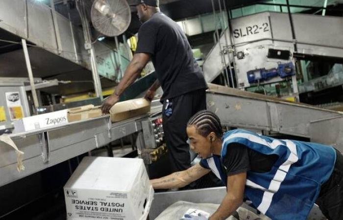 تراجع نشاط قطاع الخدمات الأمريكي لشهر مارس دون التوقعات