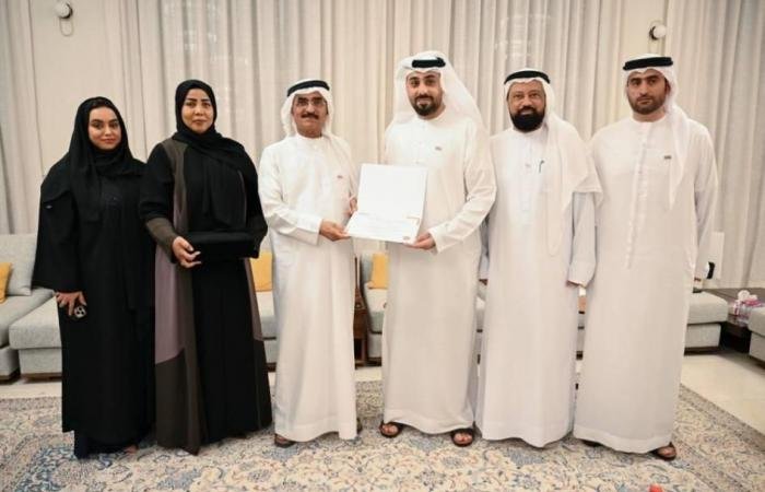 الامارات الان | عبدالله بلحيف رئيساً فخرياً لجمعية السلامة وأمن الطوارئ | عيون الجزيرة الامارات