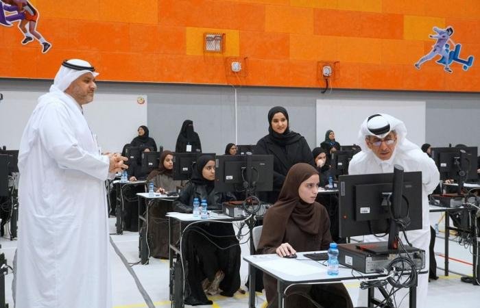 أخبار قطر | وكيل وزارة التعليم يتفقد اختبارات القبول لمدرسة قطر للعلوم والتكنولوجيا للبنات | عيون الجزيرة قطر