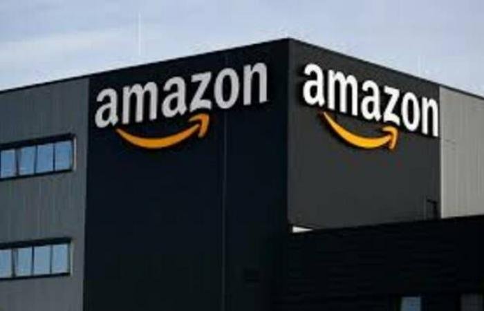 أمازون تبرم صفقة مع خدمة البريد الأمريكية