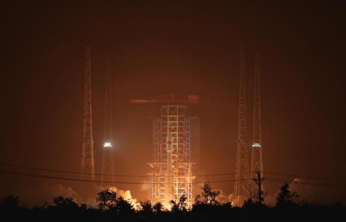 الصين تطلق مجموعة جديدة من الأقمار الصناعية للإنترنت