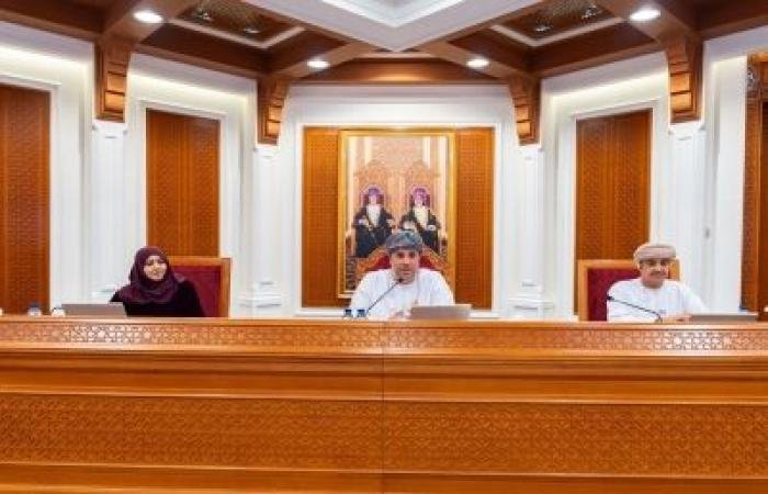 أخبار سلطنة عمان | بحث تعزيز مجالات التعاون في القطاع الاجتماعي في محافظة ظفار | عيون الجزيرة الاخبارية عمان