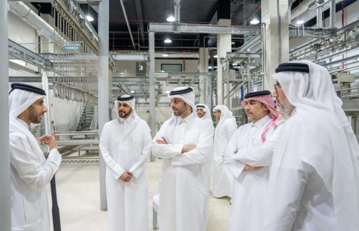 أخبار قطر | وزير البلدية يتفقد مصنع الأنعام للإنتاج الحيواني وسوق أم صلال المركزي | عيون الجزيرة قطر