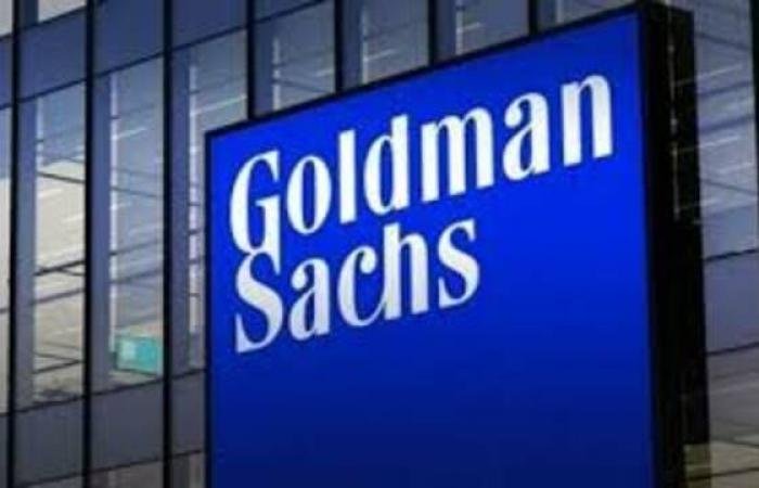 جولدمان ساكس يخفض توقعاته لأسعار النفط في الربع الثاني