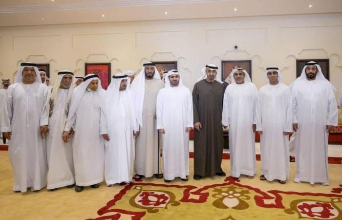 الامارات الان | محمد بن زايد يحضر حفل زفاف راشد القبيسي (فيديو) | عيون الجزيرة الامارات