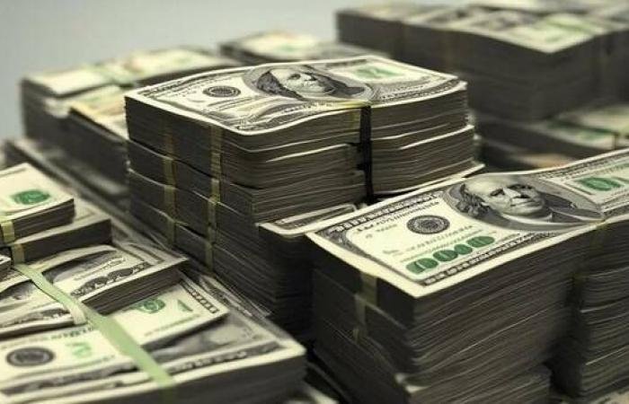 تباين أداء الدولار وسط ترقب الأسواق لبيانات التضخم ومصير الهدنة